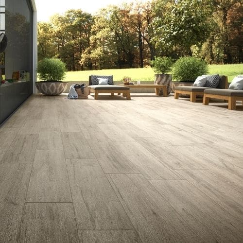 terrasse en carrelage imitation bois conseil pro