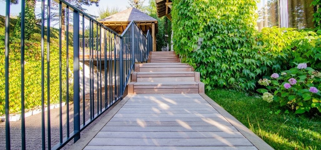 terrasse-ipe-escalier