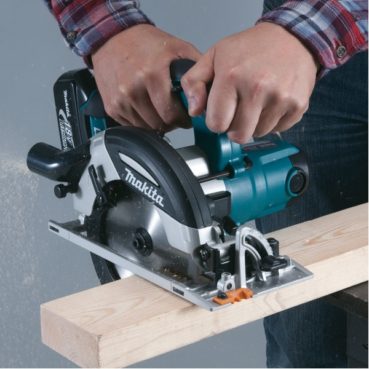 makita-coupe-bois