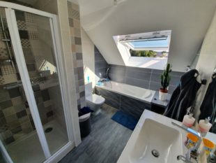 Salle de bain sous toit Vannes