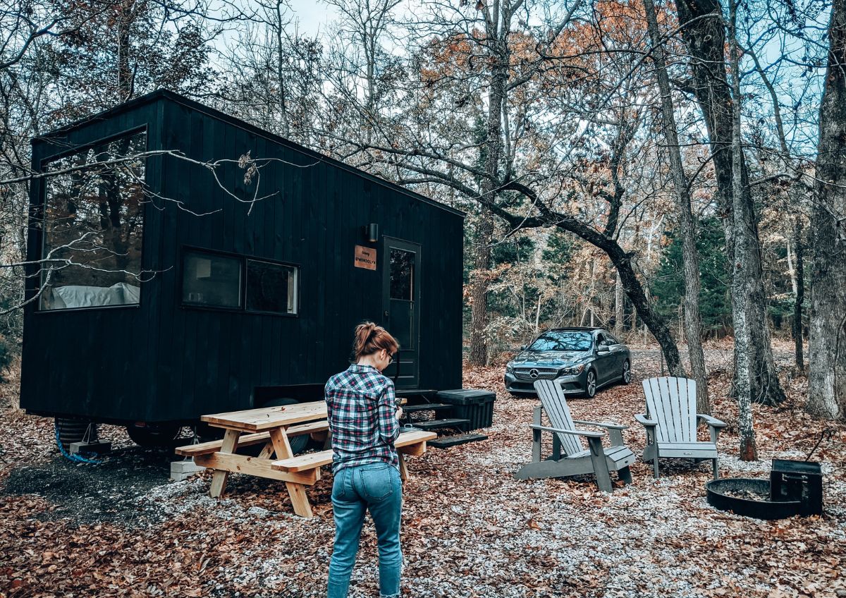 tiny-house-noire-foret